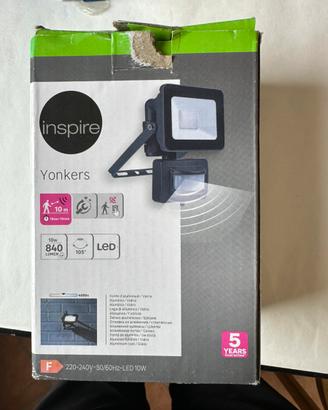 Lampada led da esterno con sensore