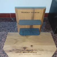 Espositore in legno per attività commerciale