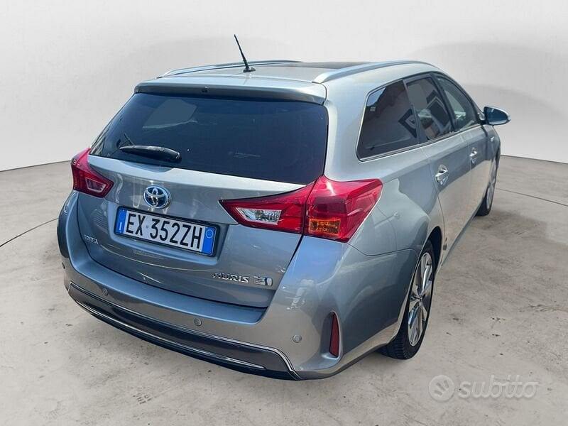 Toyota Auris 2015 photo 3