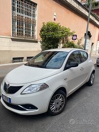 Auto utilitaria comoda per Milano
