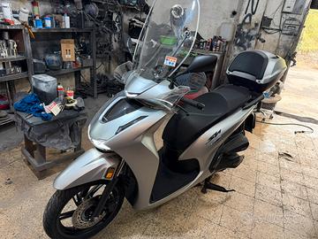 Honda sh 350