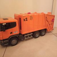 Camion dei rifiuti giocattolo