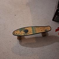 Skateboard con luci sulle rotelle