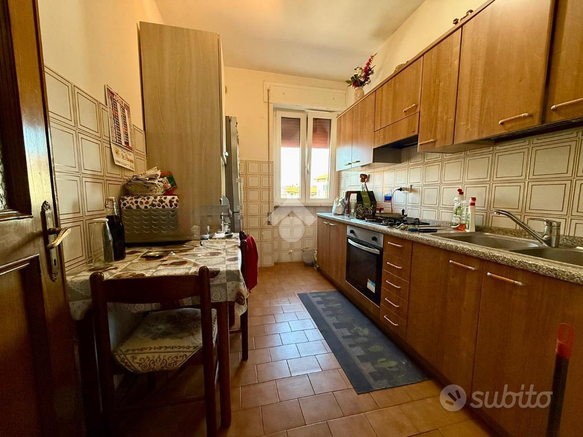 5 LOCALI A GUBBIO - Vista 3