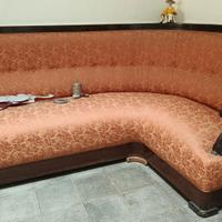 divano angolare antico