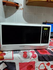 Forno Microonde con Grill Samsung 20L.
