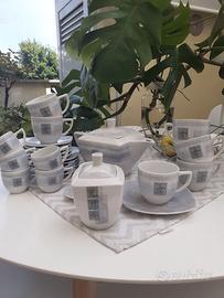 Servizio in ceramica stile giapponese