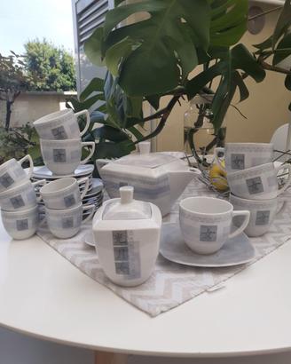 Servizio in ceramica stile giapponese