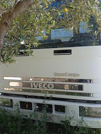 Camion con caratteristiche particolari