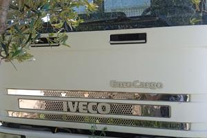 Camion con caratteristiche particolari