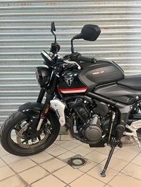 Moto triumph trident