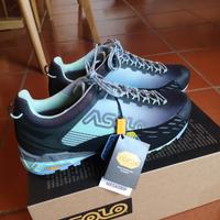 Scarpe da avvicinamento e trekking