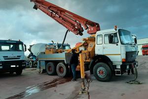 IVECO MAGIRUS 330.30 POMPA CALCESTRUZZO