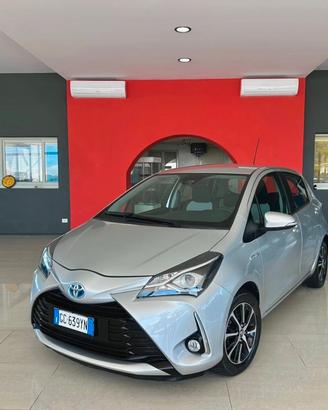 TOYOTA YARIS 1.5Hybrid E-CVT LOUNGE