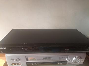 Grande lotto di CD VHS +videoregistratore e lettor