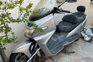 Suzuki Burgman 400