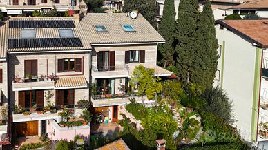 VILLA A SCHIERA A PORTO SAN GIORGIO