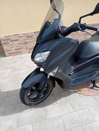 XMAX 250 sport