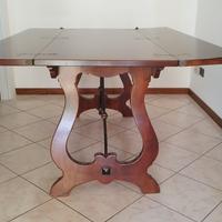 Tavolo in legno massello