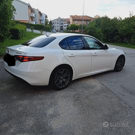 Alfa Giulia Exsecutive 2.2