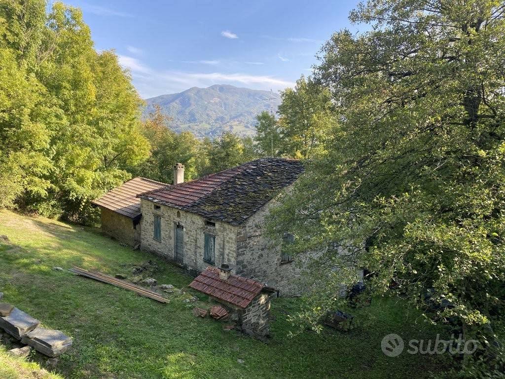 Rustico / Casale di 250 m² con più di 5 locali a V - Vista 5