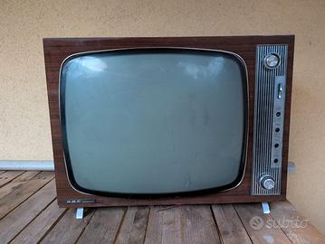 televisore anni 60 a valvole 