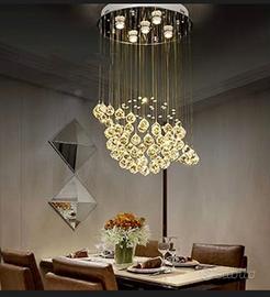 Lampadario Planetarium con faretti LED e sfere