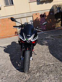 Aprilia tuono 660