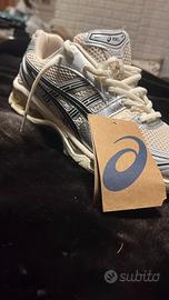 scarpe Asics taglia 40.5