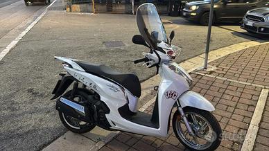 Honda SH 300 Anno 2020 con soli 8.000 km