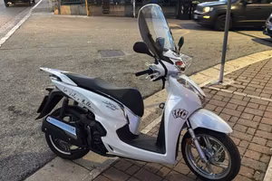 Honda SH 300 Anno 2020 con soli 8.000 km