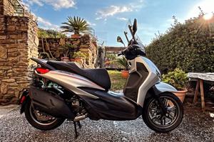 Piaggio Beverly 400 hpeS 