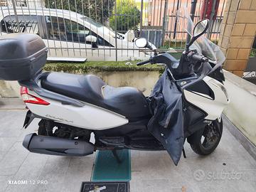 kymco Downtown 300, usato. Euro 950.