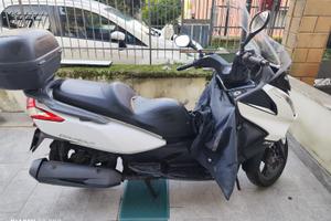 kymco Downtown 300, usato. Euro 950.