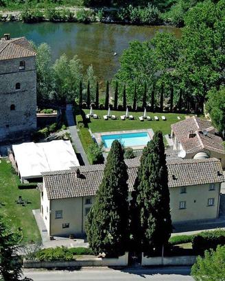 Rustico / Casale di 1250 m² con più di 5 locali e 