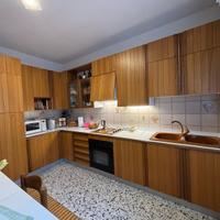 Cucina in legno massiccio della Cumini