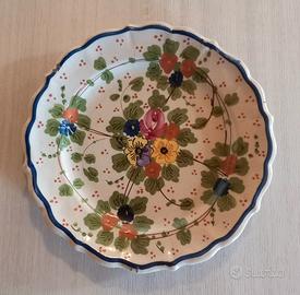 Piatto in ceramica maiolica vintage dipinto a mano