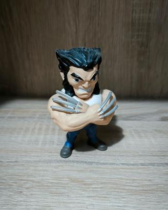 Action Figure Wolverine in metallo
