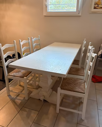 Tavolo e Sedie bianche
