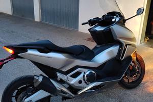 Honda Forza 750 