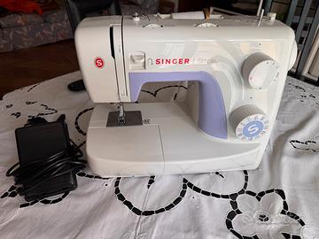 Macchina da cucire Singer Simple 3232 come nuova