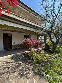 Villa di 156 m² con 4 locali e box auto doppio a B