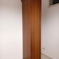 Armadio in legno massello