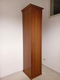 Armadio in legno massello