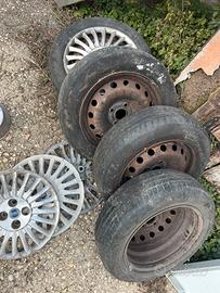 Cerchi in ferro 15 fiat grande punto + gomme