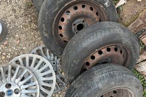 Cerchi in ferro 15 fiat grande punto + gomme