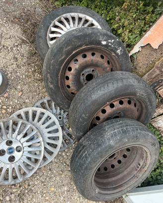 Cerchi in ferro 15 fiat grande punto + gomme
