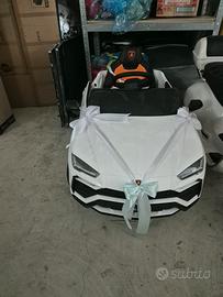 macchina lamborghini  elettrica per bambini 