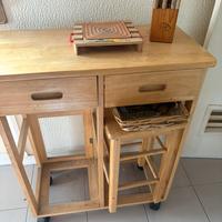 Tavolo apribile con sgabello