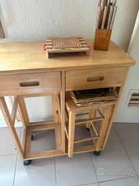 Tavolo apribile con sgabello